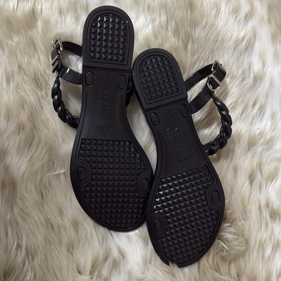 Givenchy Elegant Black Sandals - Picture 4 of 6